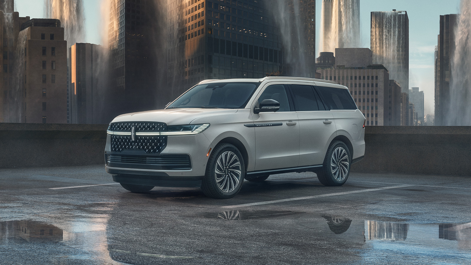 2027 Lincoln Navigator vs. Navigator L: Which Fits Your Chantilly Drive?